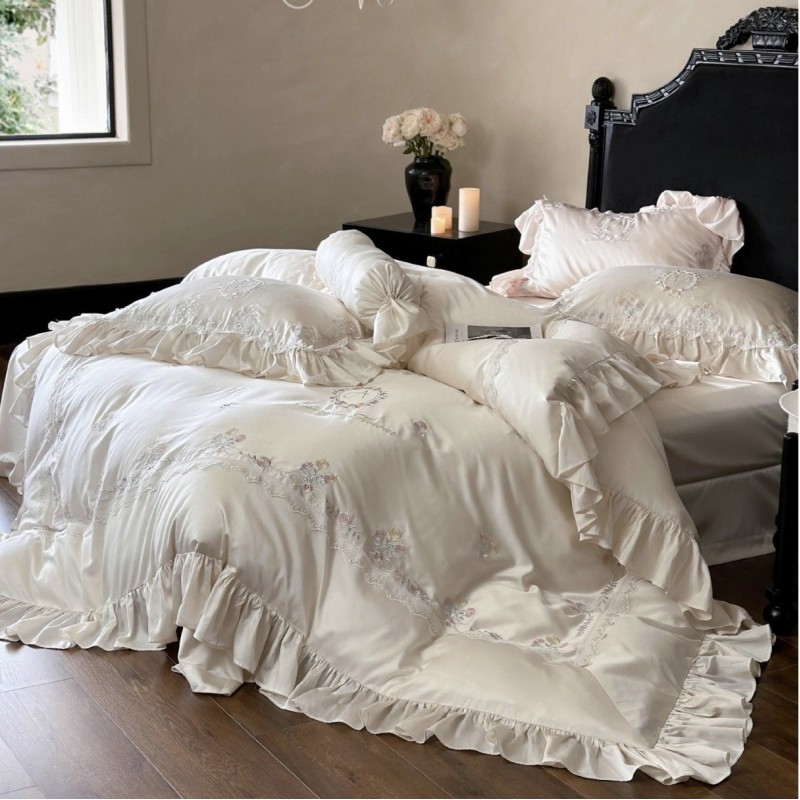 Sweet Tencel Four-Piece Bedding Set For Girls Bedrooms And Home Use