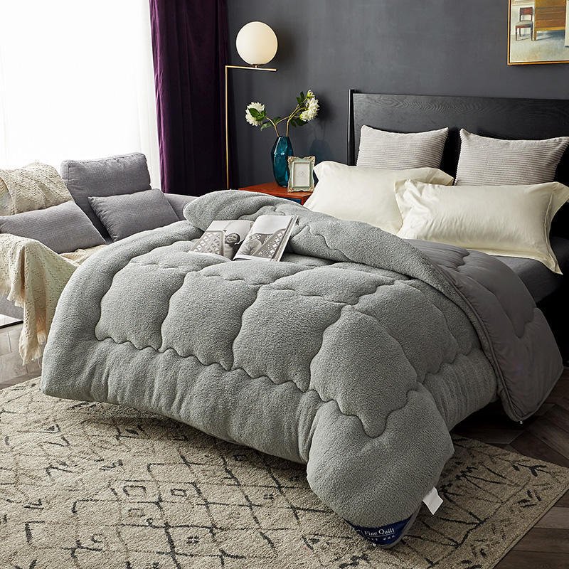 Goose Down Comforter – Warm, Lightweight Quilt with Soft Polyester Fabric Goose Down Comforter – Warm, Lightweight Quilt with Soft Polyester Fabric