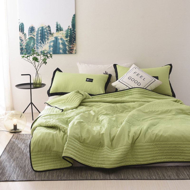 Double Air-conditioning Quilt With Solid Color Thi...