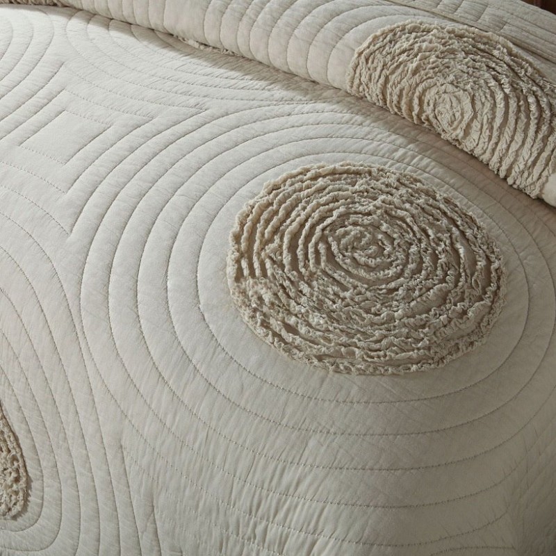 Embroidered quilted quilt Embroidered quilted quilt