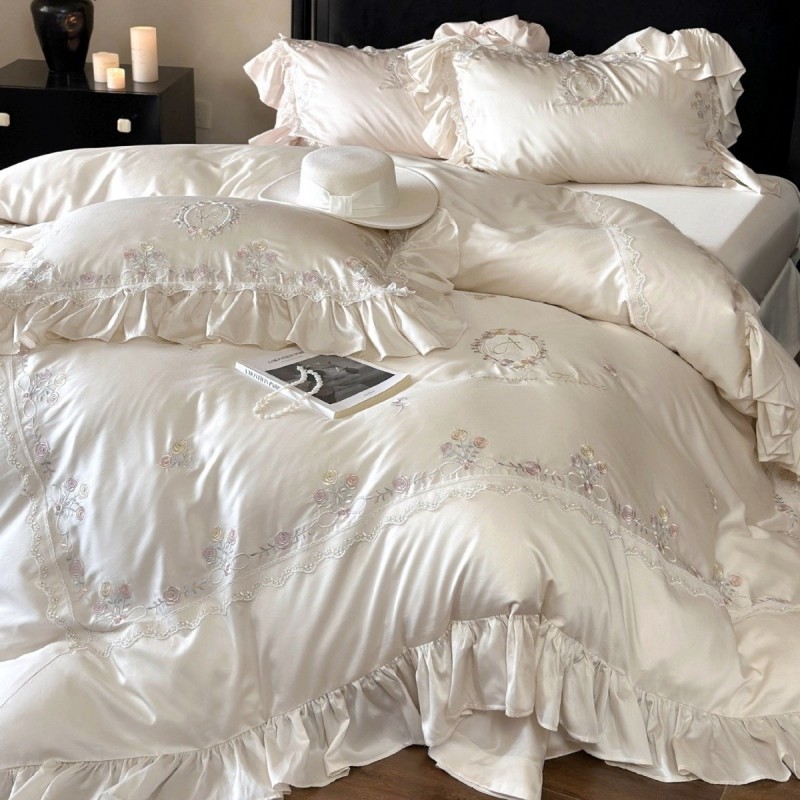 Sweet Tencel Four-Piece Bedding Set For Girls Bedrooms And Home Use