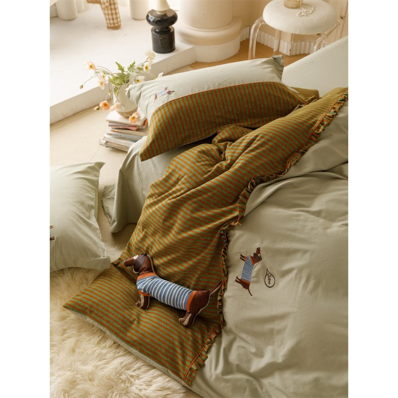 120 Brushed Four-piece Set Embroidered Cotton Quilt Cover Bedding