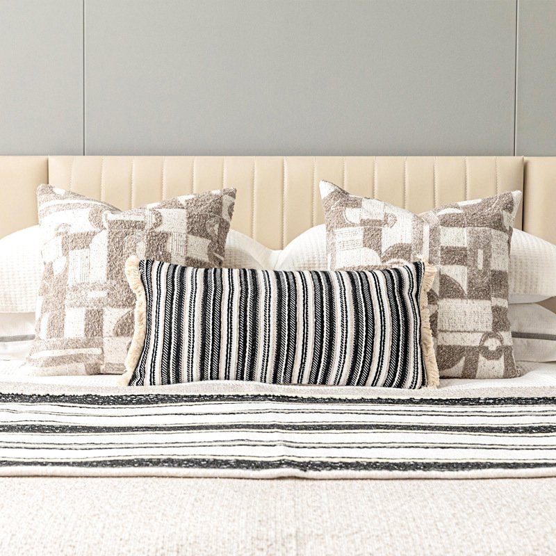 Modern Style Black And White Striped Bedding Four-piece Set